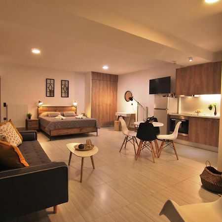 Brand New Cozy Basement Apartment Аргостолион Екстериор снимка